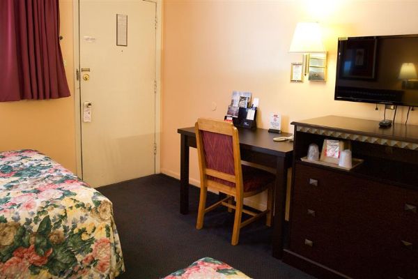 BUDGET HOST COACH INN ATHENS (Athens)